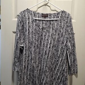 Dana Buchman Black and White Chevron Blouse